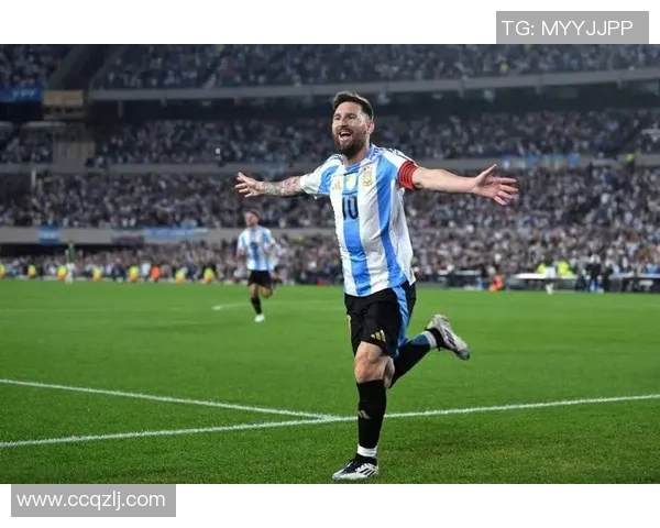 足球左脚中场球星：技艺精湛的场上指挥官与攻防枢纽